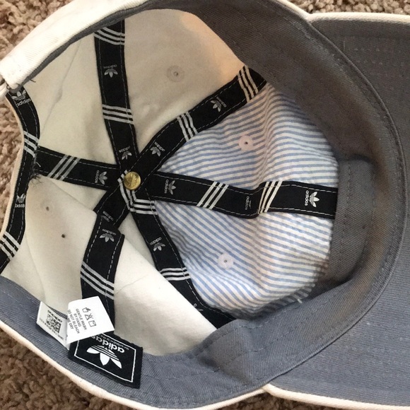 Adidas white Women’s hat - Picture 4 of 4